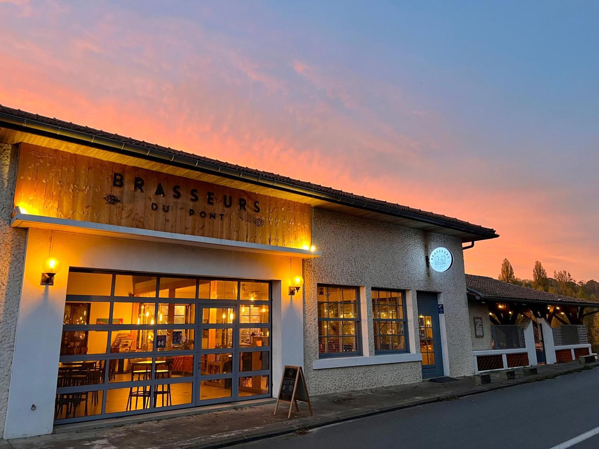 Brasseurs Du Pont - Microbrasserie Avec Chambres シオラック・アン・ペリゴール エクステリア 写真